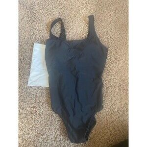 New NWT women’s athletic one piece swimsuit HAIVIDO size medium black